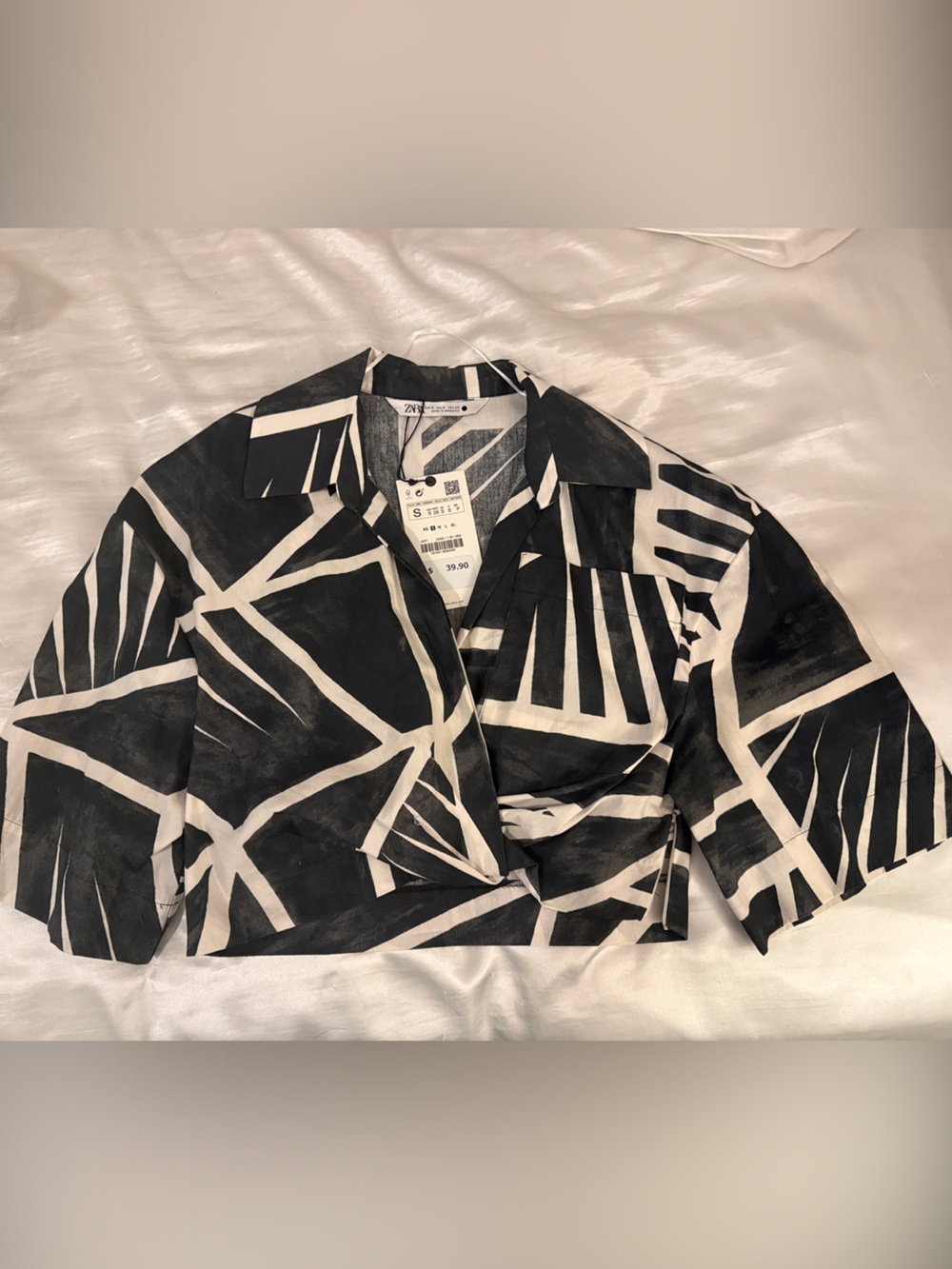 Zara Black & White Abstract Cropped Top